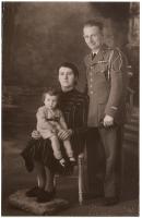 Ligne Maginot - Sous-Lieutenant Henri Thouément - Une photo souvenir chez le photographe , dernière permission pour le Sous-Lieutenant Thouément , mars 1940.