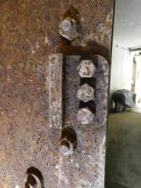 Ligne Maginot - GORDOLON (GN) - (Ouvrage d'artillerie) - Bloc 1
Système de fermeture de la porte blindée (Entrée des munitions). Fermeture centrale, la poignée est verrouillée sur la partie fixe.