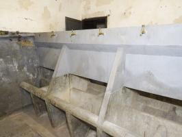 Ligne Maginot - KINDELBERG (QUARTIER CAMP - III/37° RIF) - (Abri) - Local wc et lavabos