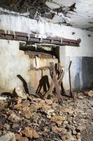 Ligne Maginot - CB14 - (Blockhaus pour canon) - On constatera les dégâts occasionnés par, vraisemblablement, une série d' essais destructifs ciblés