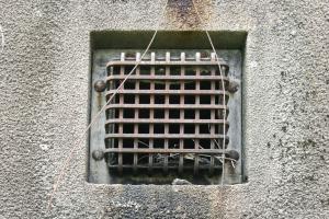 Ligne Maginot - STRESSLING - X7 - (Abri) - Gros plan de la prise d'air de façade