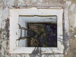 Ligne Maginot - B818 - LA TAILLE LAMBEAUX - (Blockhaus pour canon) - La chambre de tir du flanquement gauche
Accès au niveau inférieur