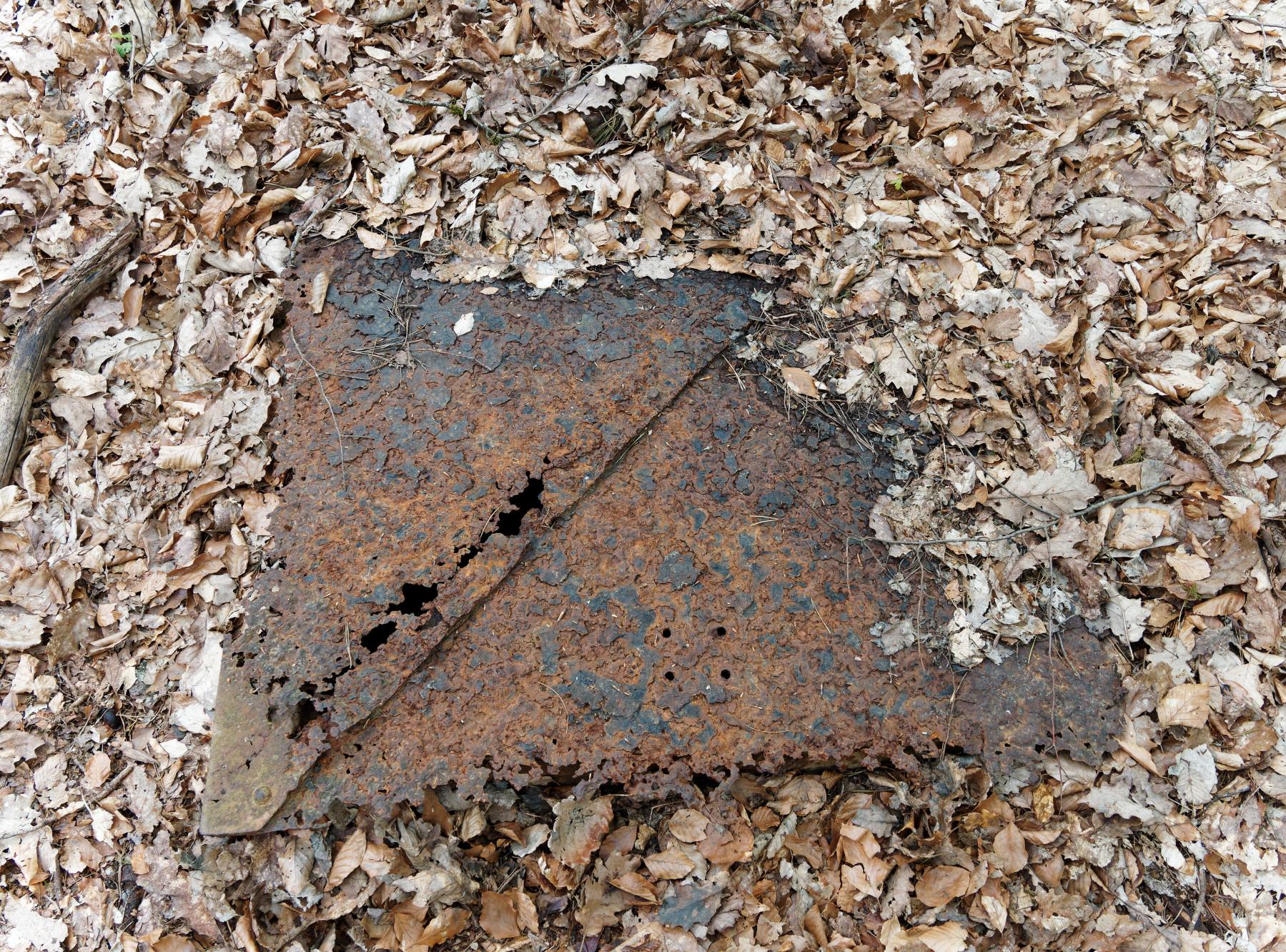 Ligne Maginot - D - (Chambre de coupure) - Mise en garde ! Le couvercle est complètement rouillé. - Jürgen Morr