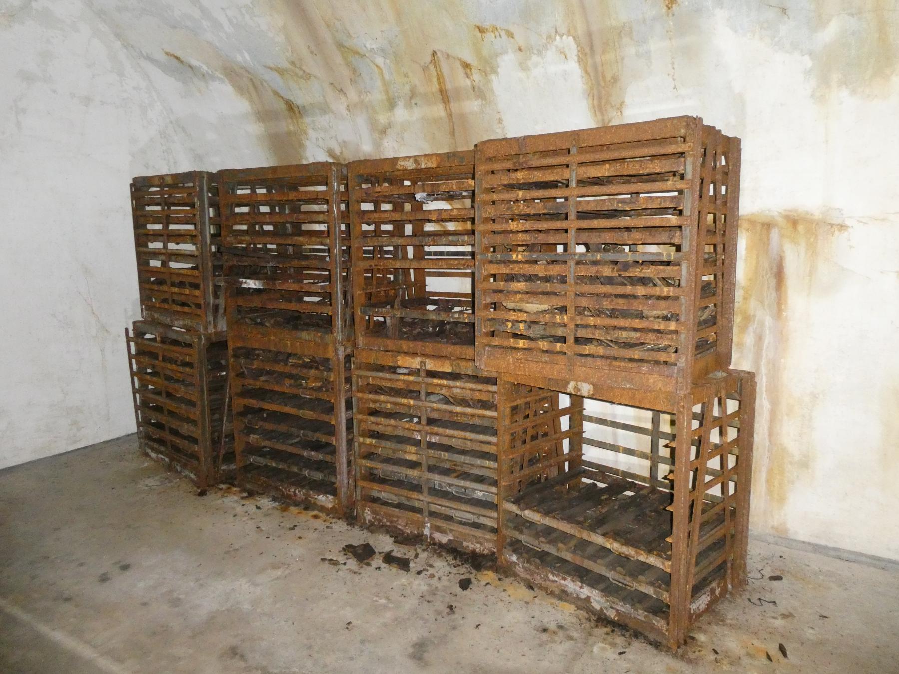 Ligne Maginot - GORDOLON (GN) - (Ouvrage d'artillerie) - Etage intermédiaire
Magasin à munitions de 75
Casiers - ELLENA Daniel - CUNY Philippe