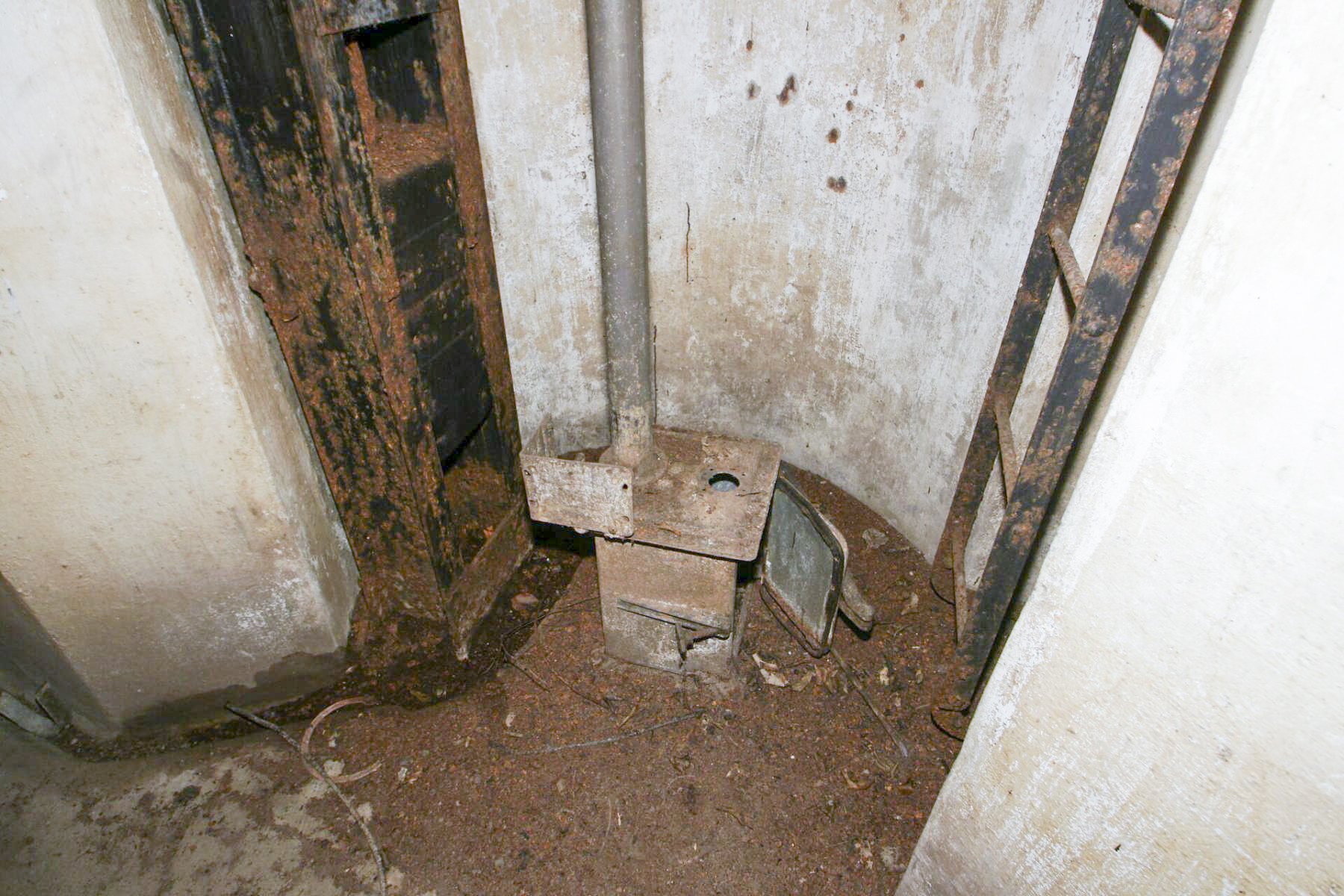 Ligne Maginot - KOENIGSBRUCK - (Abri) - Cloche GFM - duomaxw