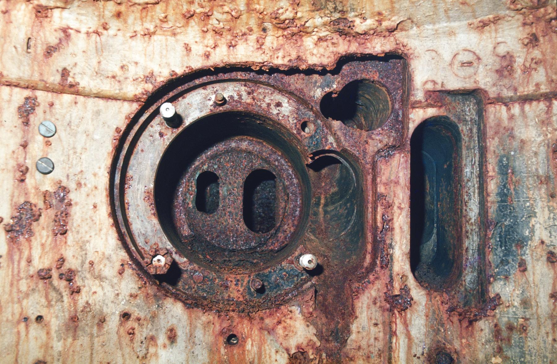 Ligne Maginot - TETING - A38 - (Ouvrage d'infanterie) - Bloc 2
Intérieur de la tourelle de mitrailleuses - MANSUY Michel