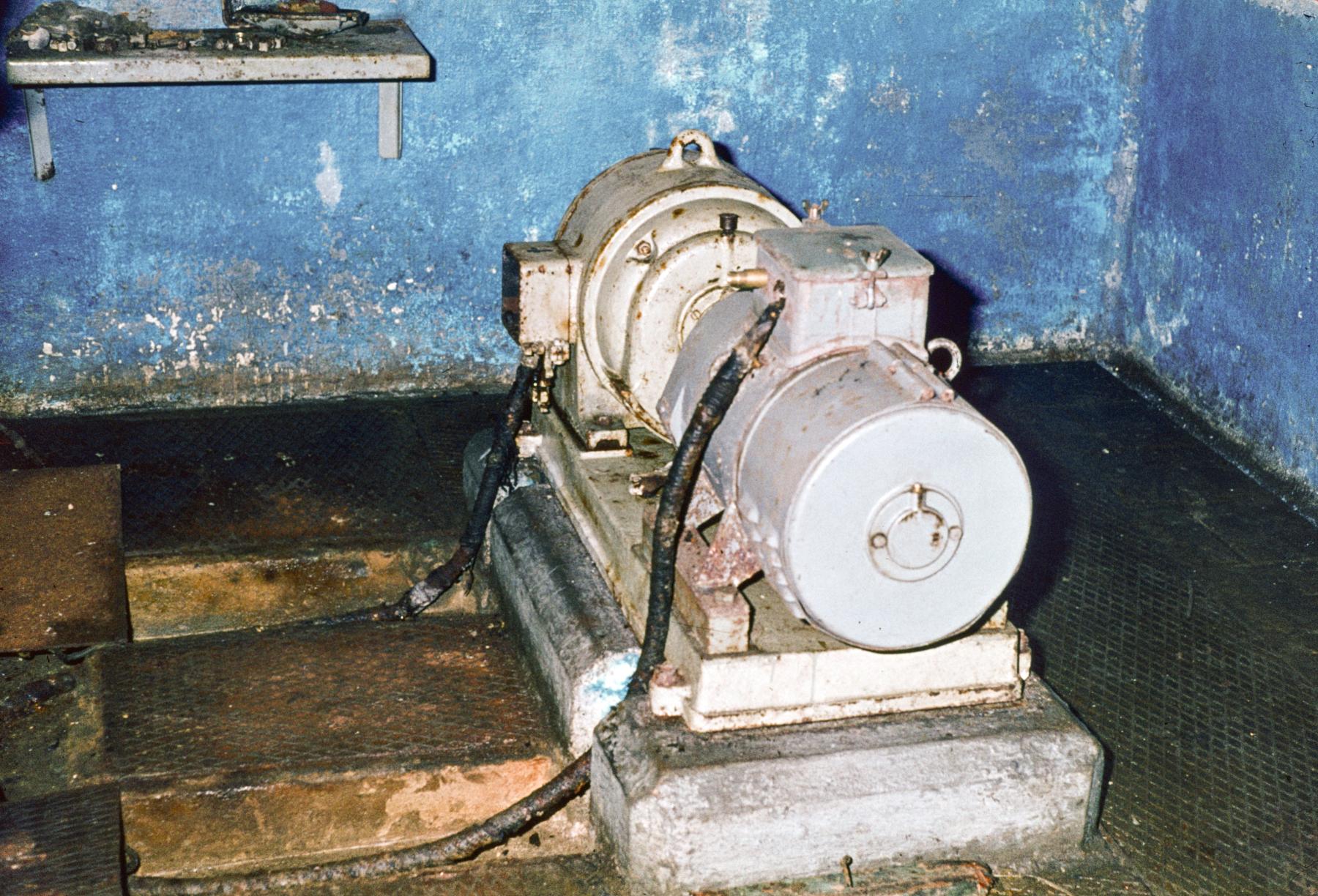 Ligne Maginot - TETING - A38 - (Ouvrage d'infanterie) - Convertisseur électrique pour l’alimentation de la tourelle  en 110V continu  - MANSUY Michel