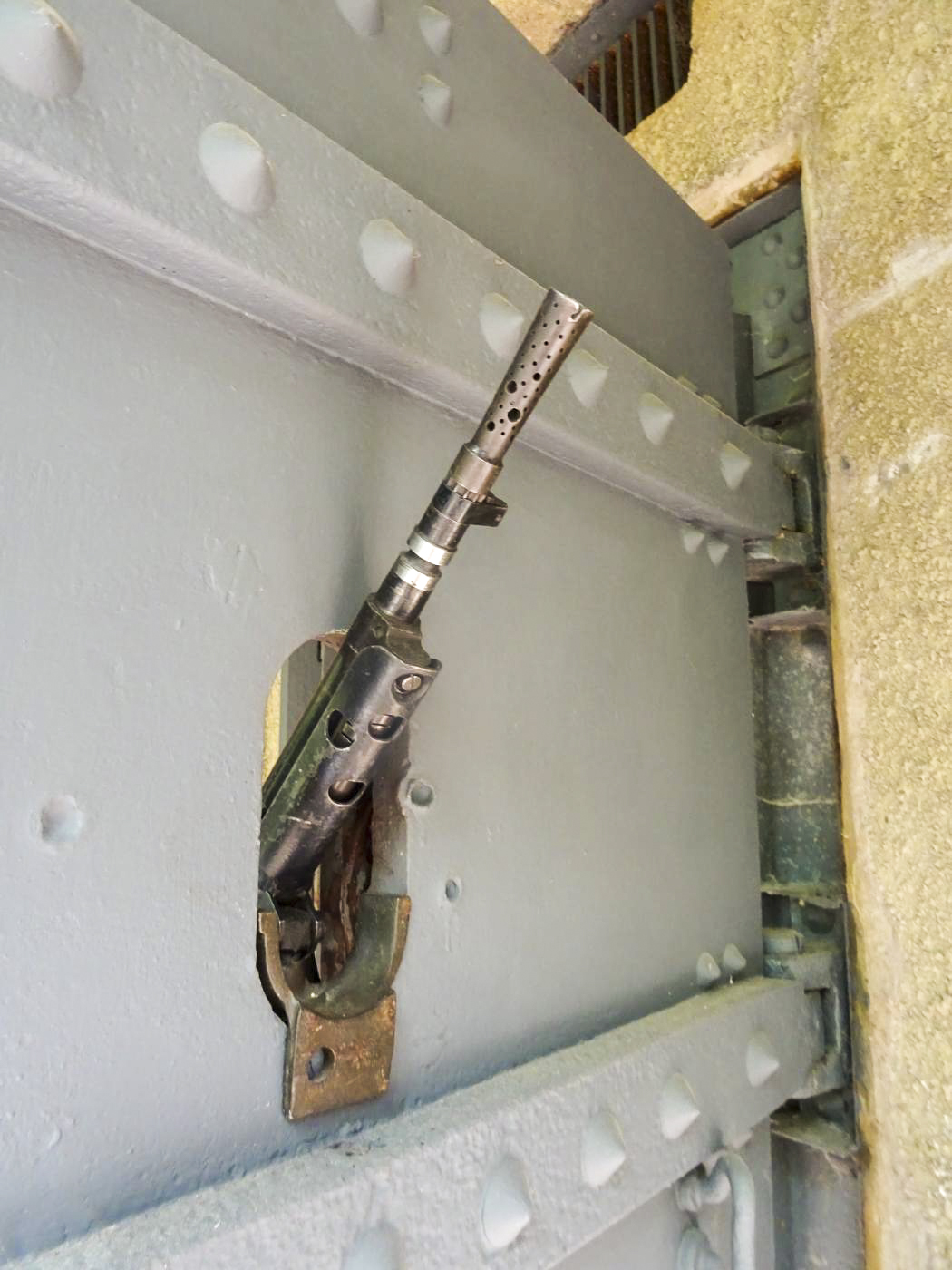 Ligne Maginot - KINDELBERG (QUARTIER CAMP - III/37° RIF) - (Abri) - Entrée Ouest
Créneau de porte - ammagsdr