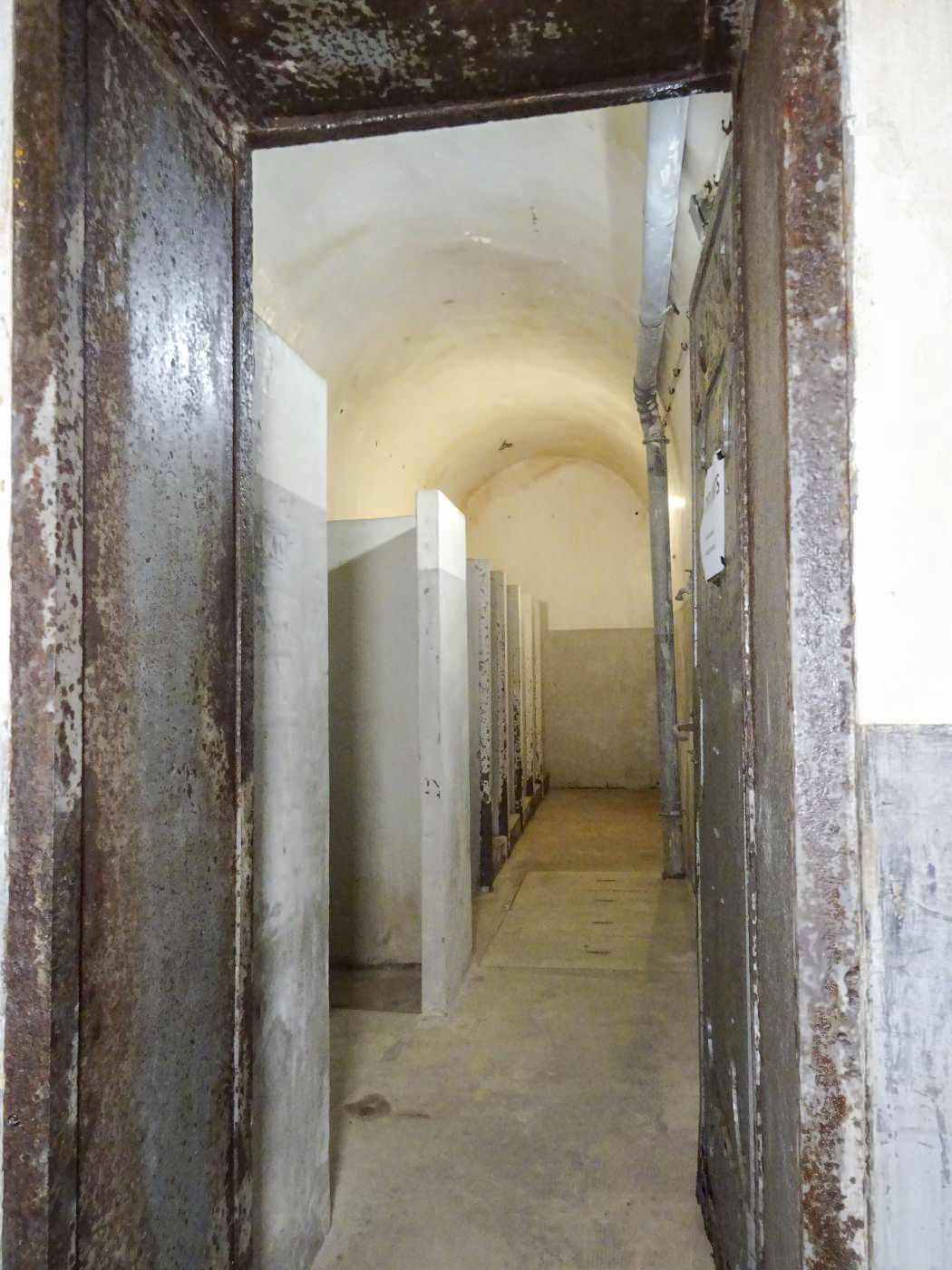 Ligne Maginot - KINDELBERG (QUARTIER CAMP - III/37° RIF) - (Abri) - Local wc et lavabos - ammagsdr