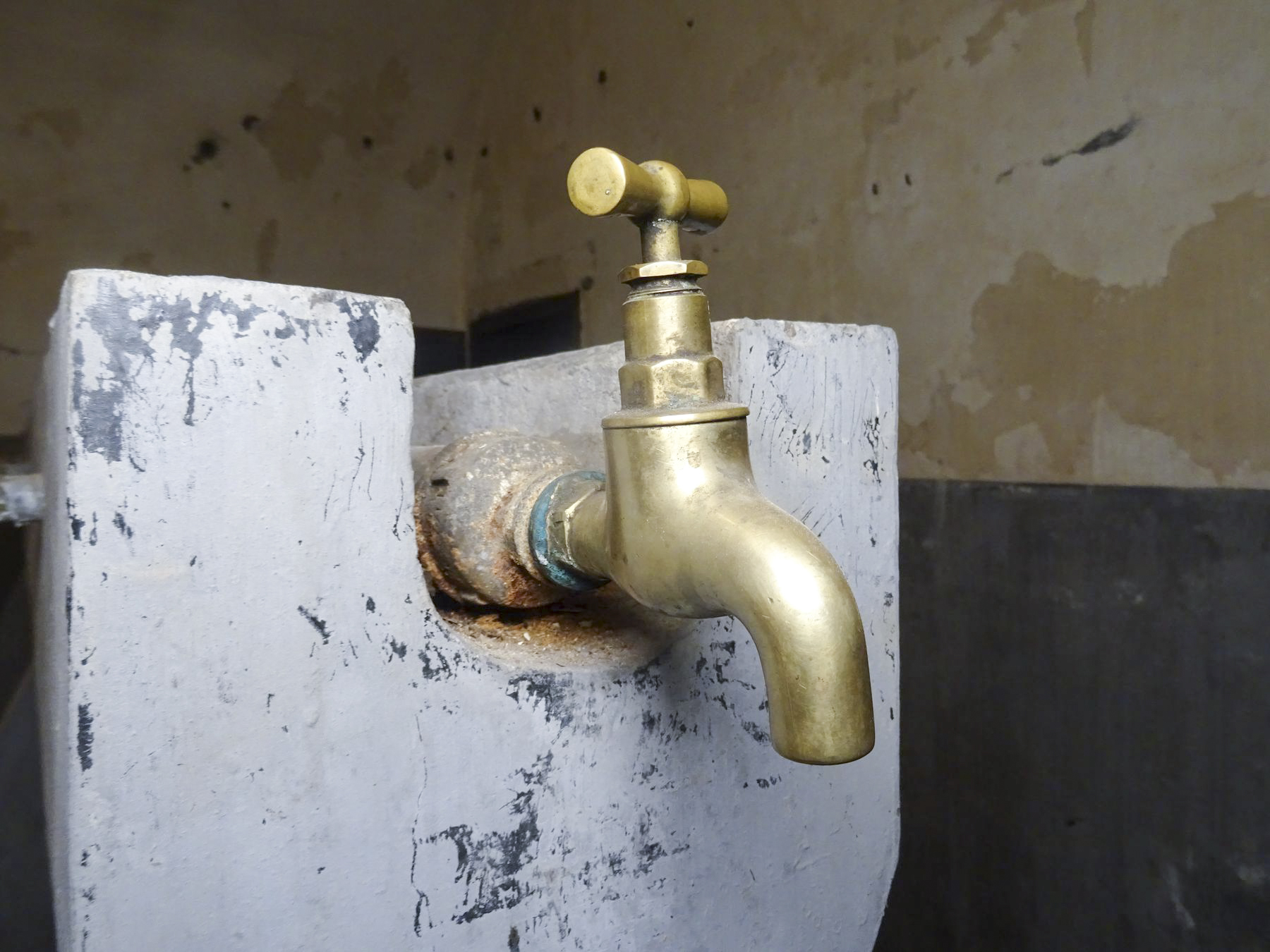 Ligne Maginot - KINDELBERG (QUARTIER CAMP - III/37° RIF) - (Abri) - Local wc et lavabos - ammagsdr