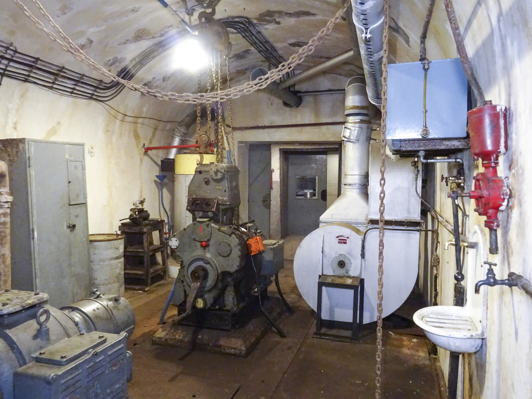 Ligne Maginot - KINDELBERG (QUARTIER CAMP - III/37° RIF) - (Abri) - Usine
Les moteurs - ammagsdr