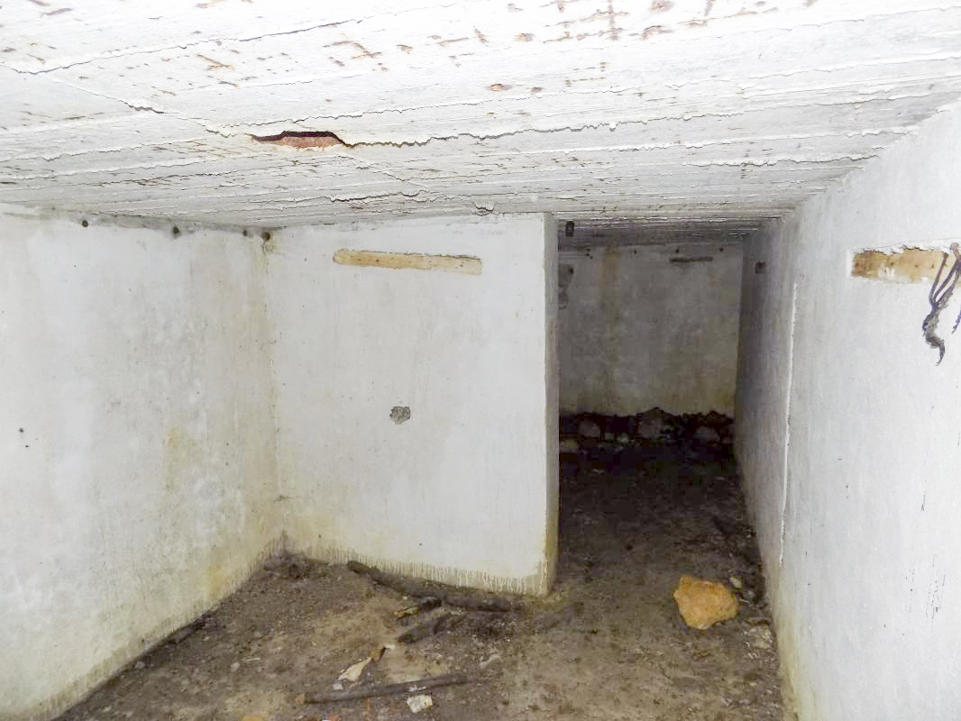 Ligne Maginot - LA VIGNETTE (1°BON 136°RIF) - (PC de Quartier) - Salle ouest - R Tucker