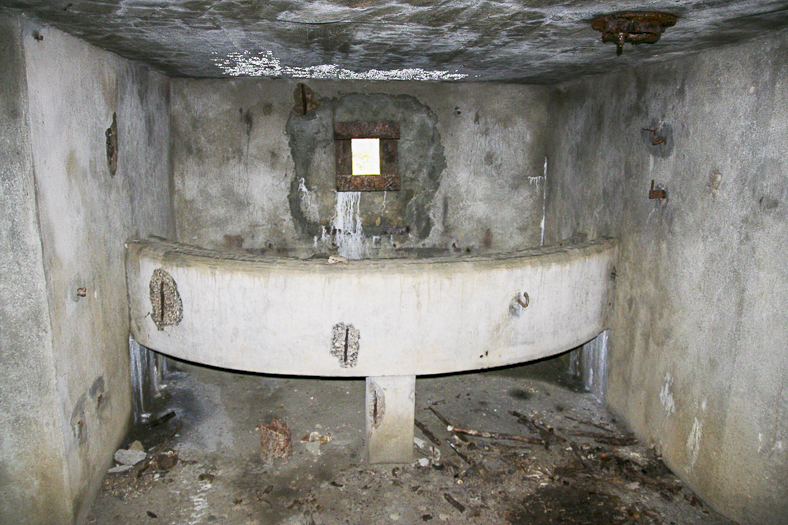 Ligne Maginot - CB9 - ROCKSWINGERT - (Blockhaus pour arme infanterie) - Chambre de tir droite - Michel Teiten