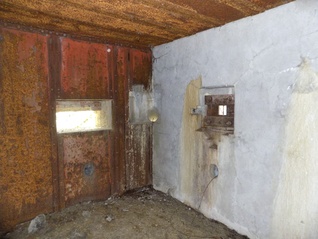 Ligne Maginot - A57 - AVANCÉE DE ROCROI - (Casemate d'infanterie - Double) - Créneaux faces droite et l'arrière