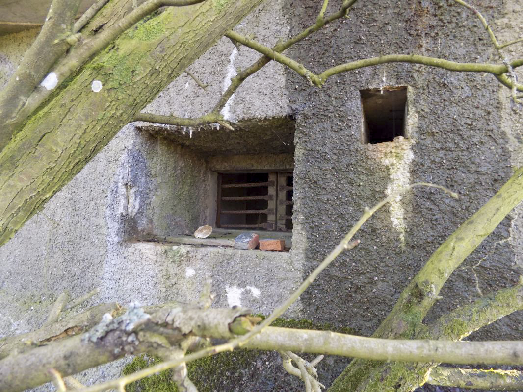 Ligne Maginot - A58 - HIRAUMONT NORD - (Casemate d'infanterie - Simple) - Face frontale, créneau Hotchkiss