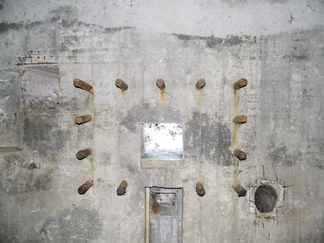 Ligne Maginot - A60 - CENSE PICART - (Casemate d'infanterie - Simple) - Créneau Hotchkiss