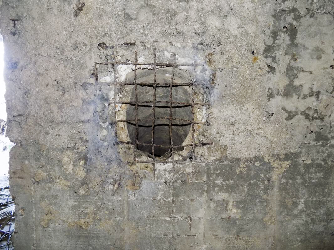 Ligne Maginot - A60 - CENSE PICART - (Casemate d'infanterie - Simple) - Créneau AC
Goulotte à grenade droite