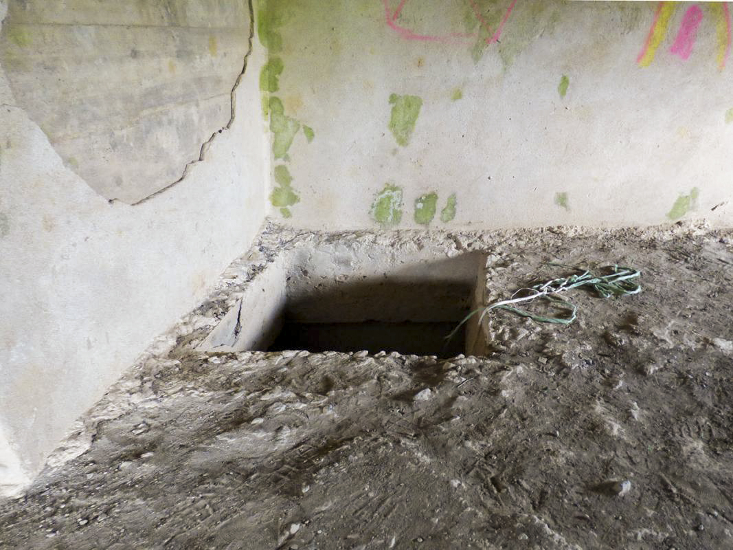 Ligne Maginot - A114 - L'ALOUETTE - (Casemate d'infanterie - Double) - Accès au niveau inférieur