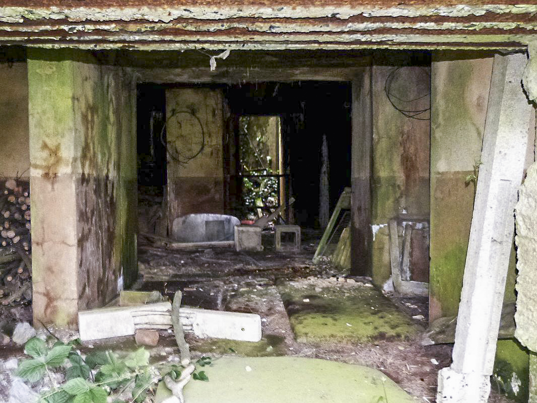 Ligne Maginot - A118 - CHAPELLE BLANCHE - (Casemate d'infanterie - Double) - Entrée matériel - Enfilade