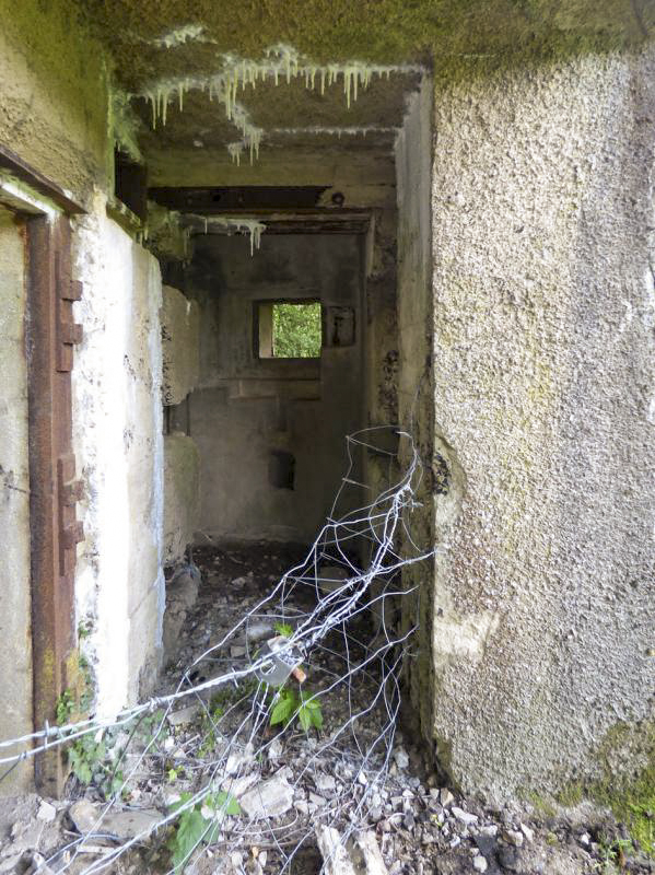 Ligne Maginot - B818 - LA TAILLE LAMBEAUX - (Blockhaus pour canon) - L'entrée des hommes