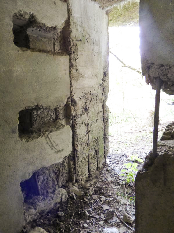 Ligne Maginot - B818 - LA TAILLE LAMBEAUX - (Blockhaus pour canon) - L'entrée des hommes vue de l'intérieur