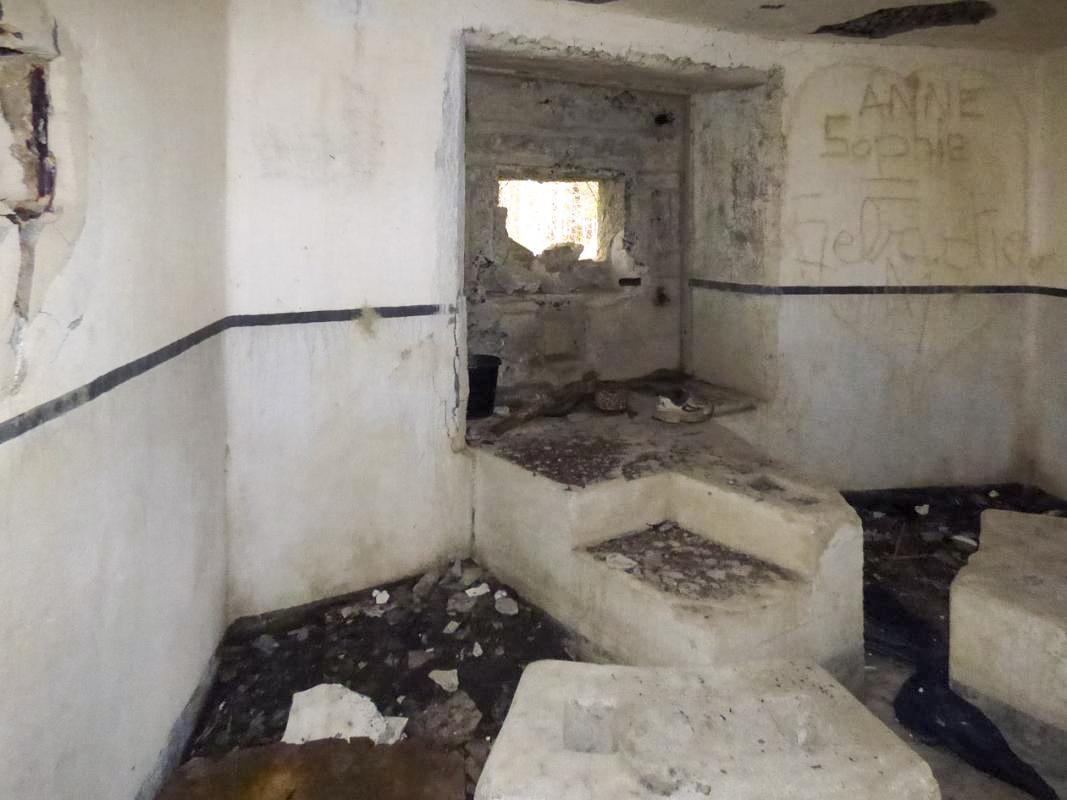 Ligne Maginot - B766 - CARREFOUR DE BLOIS - (Blockhaus pour canon) - 