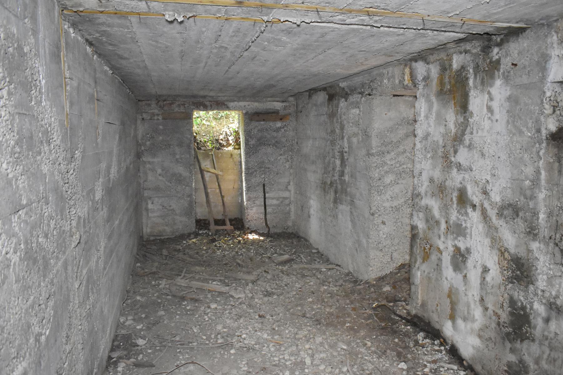 Ligne Maginot - BOIS DE DESSENHEIM SUD-OUEST 6 - (PC) - Salle et entrée sud de l'abri ouest - Daniel Froehly
