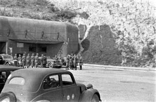 Ligne Maginot - HOCHWALD - (Ouvrage d'artillerie) - Entrée munitions
La rédition sur ordre de l'ouvrage