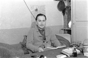 Ligne Maginot - HOCHWALD - (Ouvrage d'artillerie) - Les officiers de l'ouvrage
Le dentiste  More