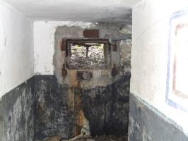 Ligne Maginot - LIEDERSCHIEDT - MAISON FORTE - (Poste GRM - Maison Forte) - L'ouverture qui permet de commander la mise à feu de la DMP voisine.