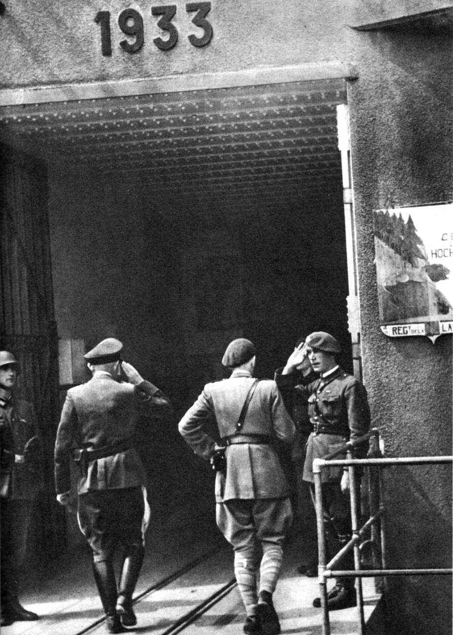 Ligne Maginot - HOCHWALD - (Ouvrage d'artillerie) - Entrée munitions
La rédition sur ordre de l'ouvrage - Albert HAAS