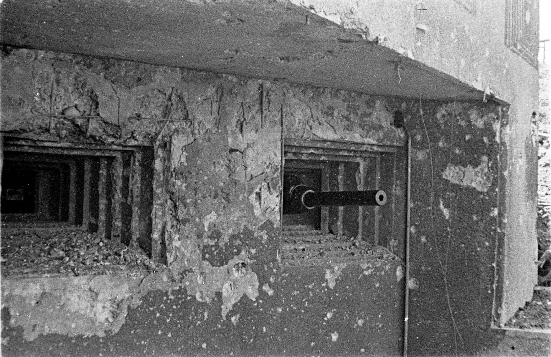 Ligne Maginot - SCHOENENBOURG - (Ouvrage d'artillerie) - Le bloc 1 après les combats - Albert Haas