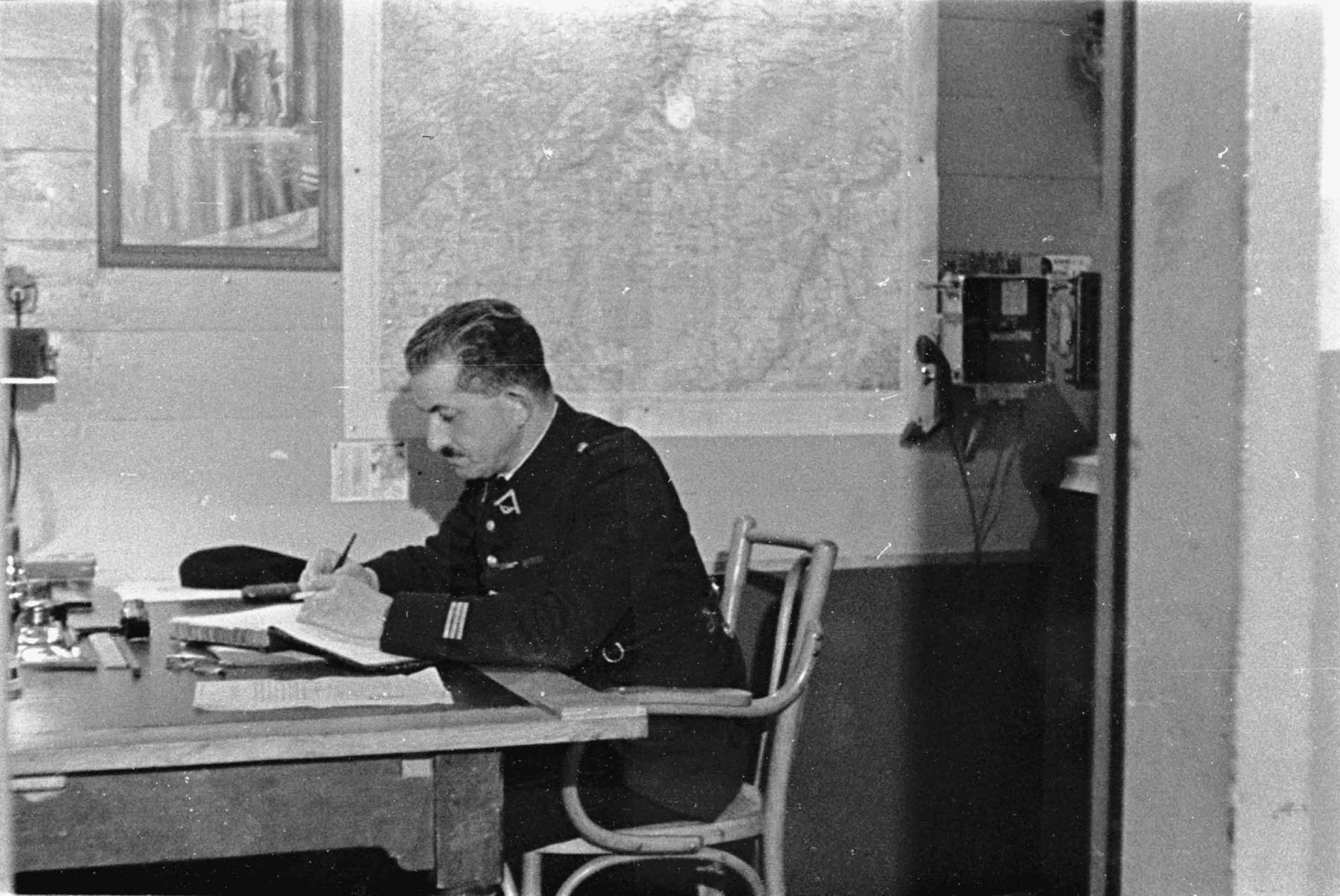 Ligne Maginot - HOCHWALD - (Ouvrage d'artillerie) - Le PCI
Cne Walter (Commandant en second)
 - Albert HAAS