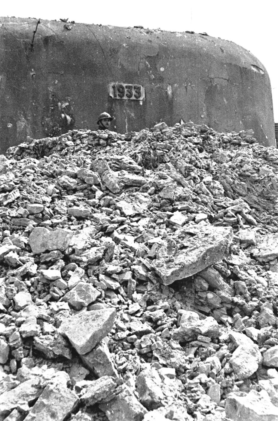 Ligne Maginot - HOCHWALD - (Ouvrage d'artillerie) - Bloc 12
Casemate d'artillerie
Les abords du bloc après les combats - Albert HAAS