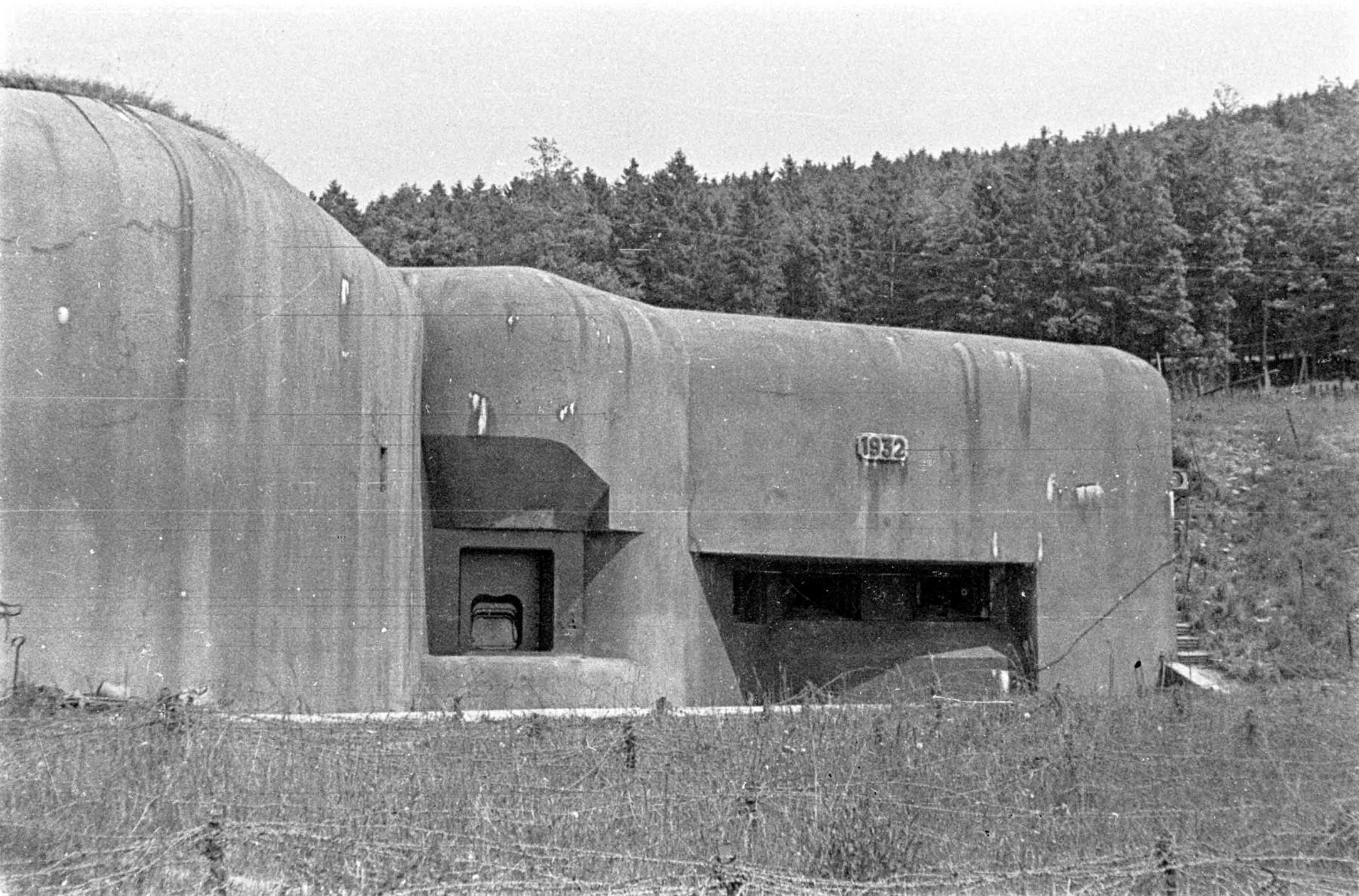 Ligne Maginot - HOCHWALD - (Ouvrage d'artillerie) - Bloc 13
Lance bombe de 135 sous casemate - Albert Haas