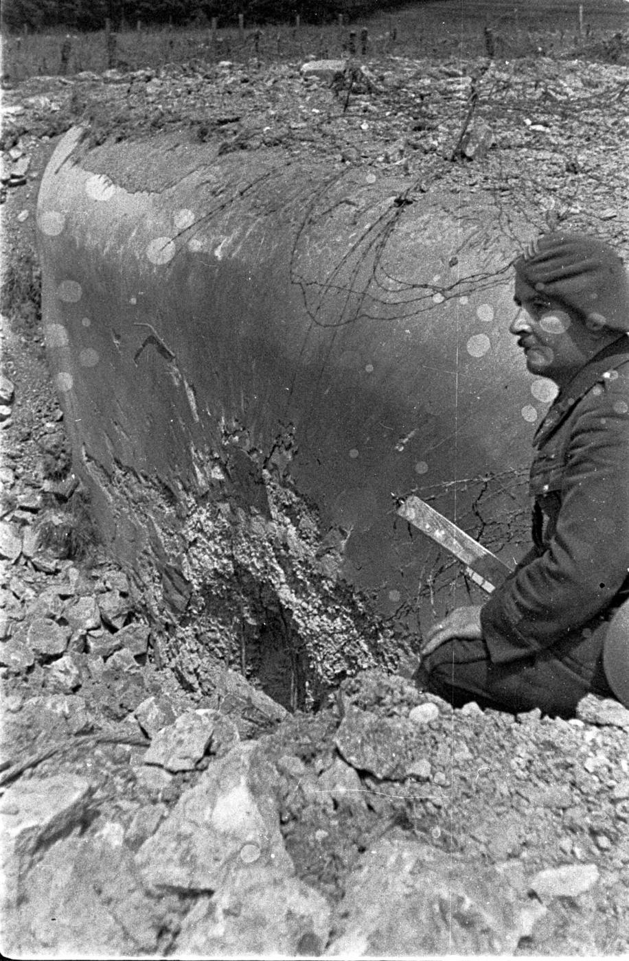 Ligne Maginot - HOCHWALD - (Ouvrage d'artillerie) - Bloc 13
Lance bombe de 135 sous casemate
 - Albert HAAS