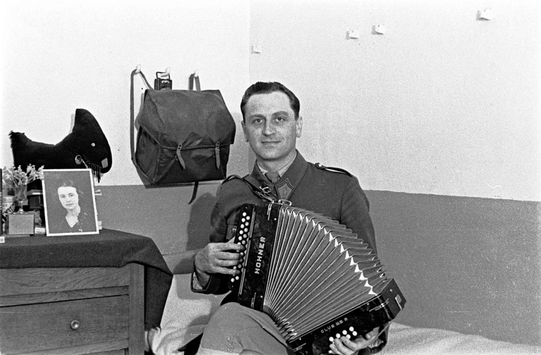 Ligne Maginot - HOCHWALD - (Ouvrage d'artillerie) - Les officiers de l'ouvrage
Le Lt Gillet - Albert HAAS