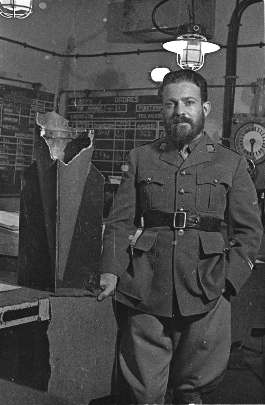 Ligne Maginot - HOCHWALD - (Ouvrage d'artillerie) - Les officiers de l'ouvrage
Le Lt Simon, observateur artillerie bloc 20 - Albert HAAS