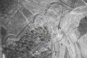 Ligne Maginot - LATIREMONT - A3 - (Ouvrage d'artillerie) - Vue aérienne du 12 mars 1940 des blocs avant de l'ouvrage