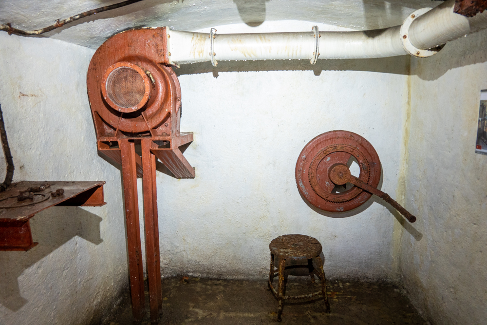 Ligne Maginot - LES AITTES - (Ouvrage d'infanterie) - Bloc 4 
Ventilation - Michel Teiten