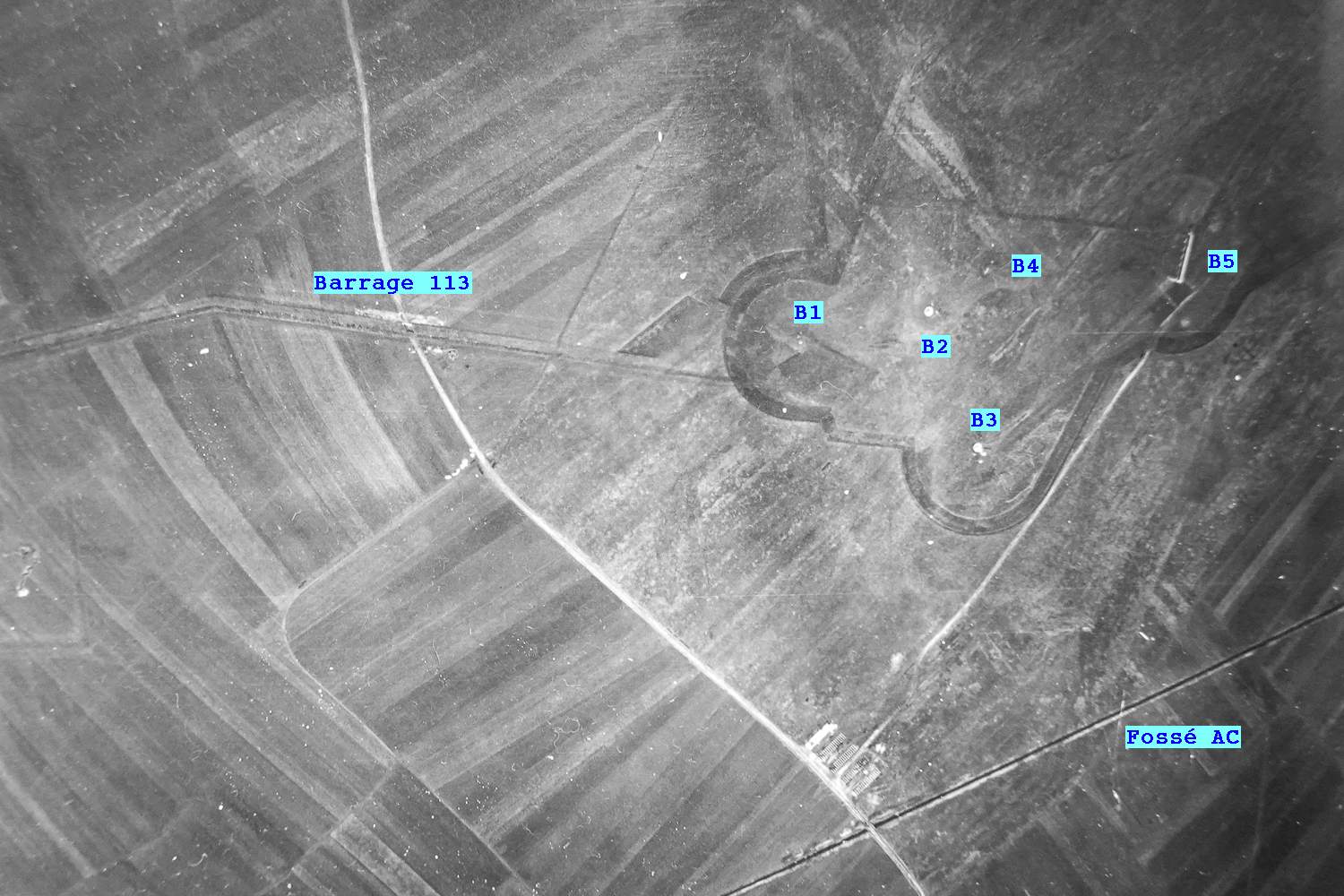 Ligne Maginot - ROCHONVILLERS - A8 - (Ouvrage d'artillerie) - Vue aérienne du 11 mars 1940 - Armée de l'Air - Ss-Lt Rouig