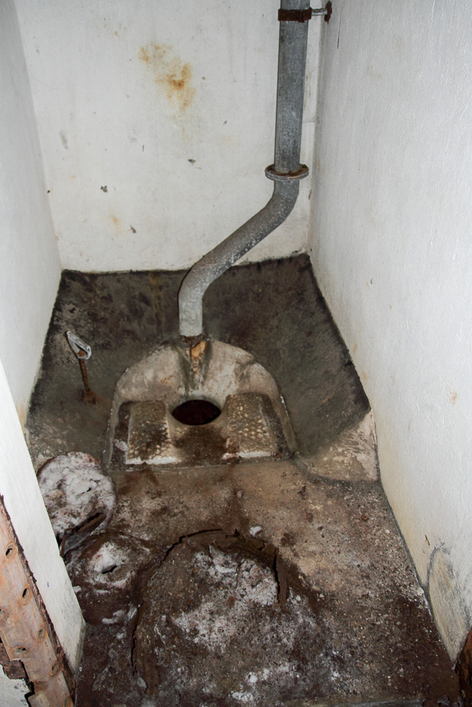Ligne Maginot - PETERSBERG OUEST - C39 - (Casemate d'infanterie - Simple) - Latrines - Michel Teiten