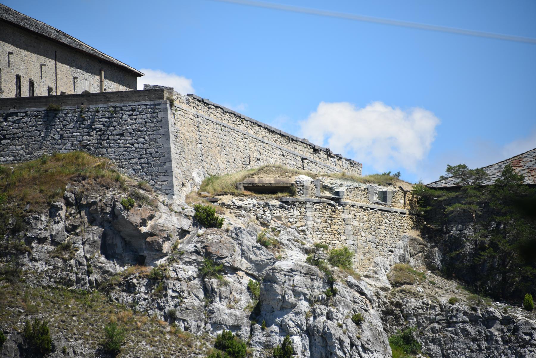 Ligne Maginot - VICTOR-EMMANUEL SUD-OUEST 1 - (Blockhaus pour arme infanterie) - Vue générale de l'embrasure - Jean FERAUD et René CHEMIN