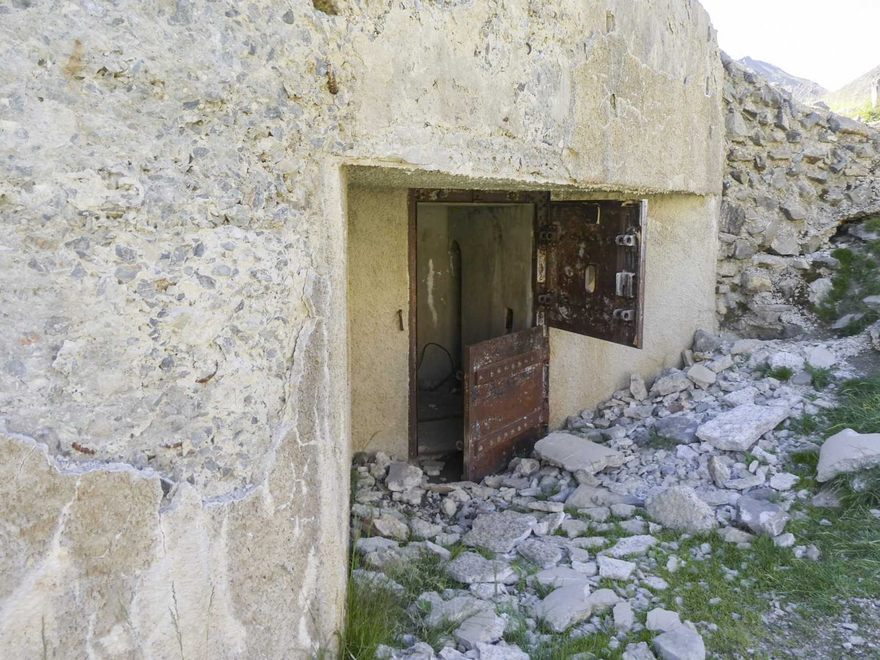 Ligne Maginot - COL DE BUFFERE - (Ouvrage d'infanterie) - Bloc 1 - ELLENA Daniel - CUNY Philippe