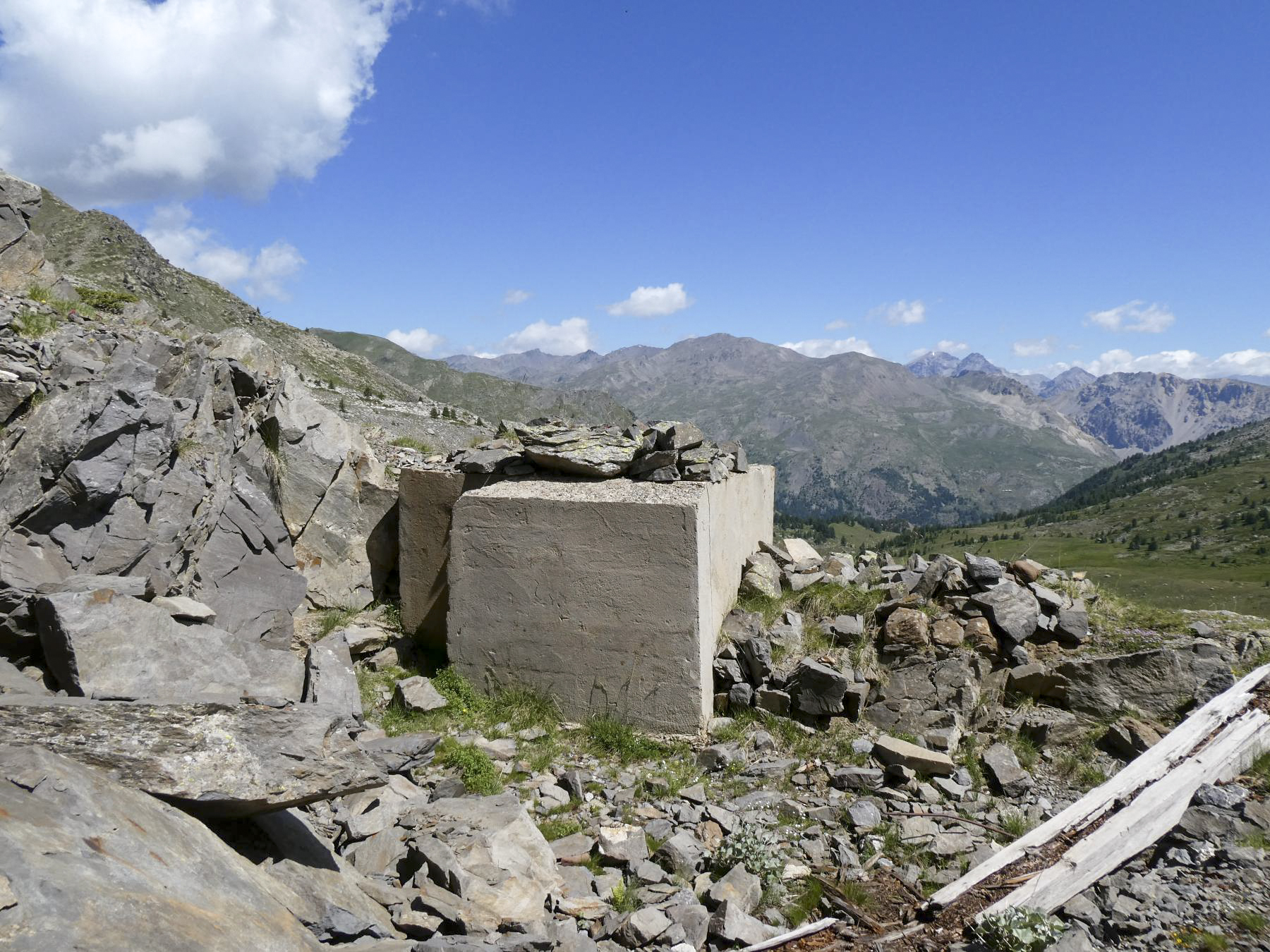 Ligne Maginot - COL DE BUFFERE - (Ouvrage d'infanterie) - Le blockhaus de remplacement du bloc 3 - ELLENA Daniel - CUNY Philippe