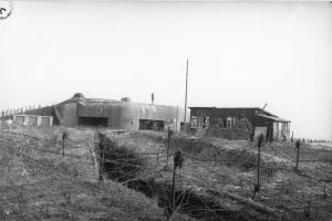 Ligne Maginot - OBERROEDERN NORD - (Casemate d'infanterie - Double) - La casemate et ses abords directs
Noter le baraquement extérieur .