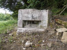 Ligne Maginot - HERBITZHEIM EICHELFELD - (Cuve pour arme d'infanterie) - Face avant depuis la gauche
