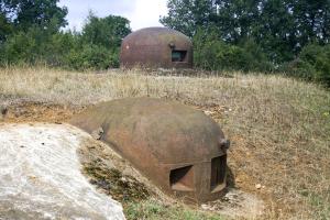 Ligne Maginot - BREHAIN - A6 - (Ouvrage d'artillerie) - Bloc 8
Cloche pour jumelage Reibel MAC 31 surmonté par la cloche GFM du bloc