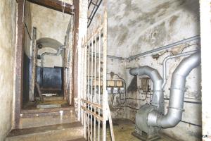Ligne Maginot - BREHAIN - A6 - (Ouvrage d'artillerie) - Bloc 7
Ventilation en bas du bloc et toilette