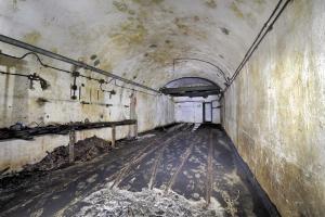Ligne Maginot - BREHAIN - A6 - (Ouvrage d'artillerie) - Les dessous
Le garage des locotracteurs